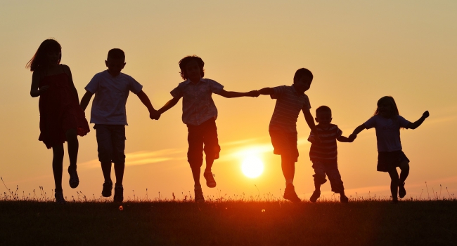 I Bambini Vanno Educati alla Felicità, non alla Perfezione