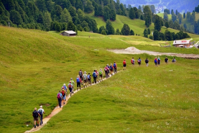 La scuola che ogni mattina ferma le lezioni per portare gli studenti a camminare